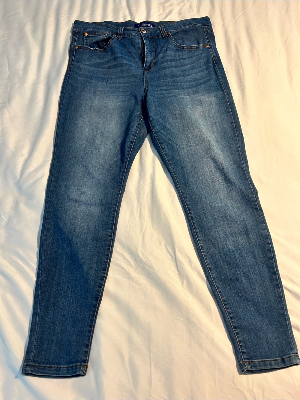 Mid-Rise Skinny Jeans in Medium Blue Wash